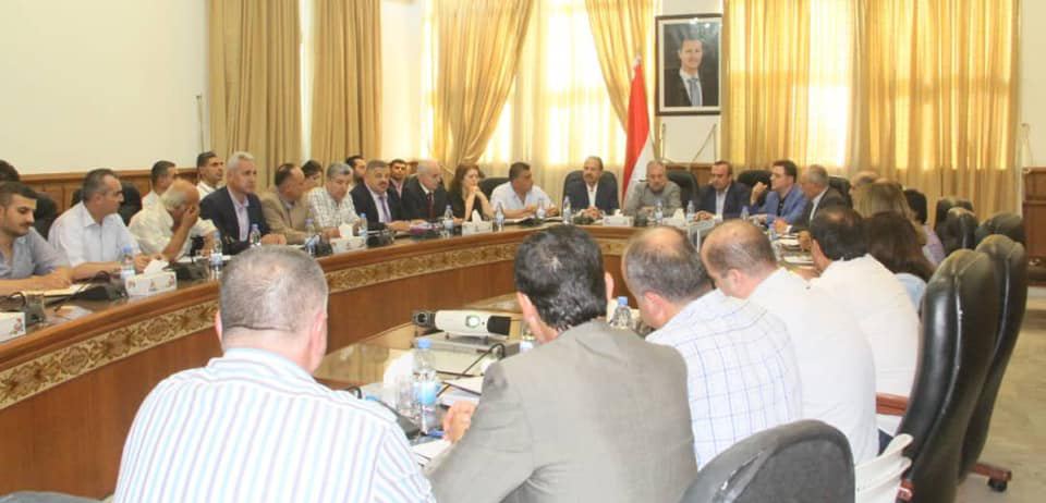 الوزير حمود يتابع أهم المشاريع الخدمية على مستوى محافظة طرطوس ويشارك جرحى الجيش برحلة ترفيهية
